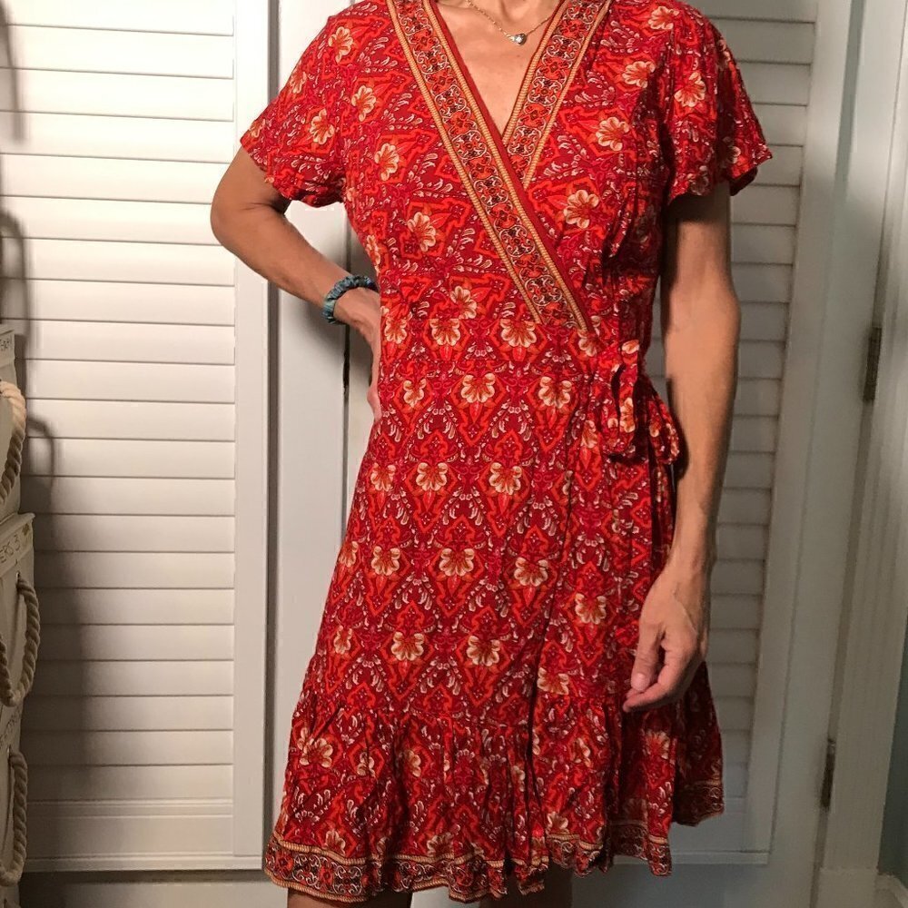 NWT Zesica v-neck red floral midi wrap dress, S